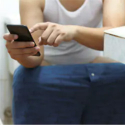 22 % des Français avouent flirter en ligne depuis les toilettes 22 % des Français avouent flirter en ligne depuis les toilettes
