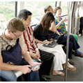 58% des consommateurs naviguent sur internet via leur mobile 58% des consommateurs naviguent sur internet via leur mobile