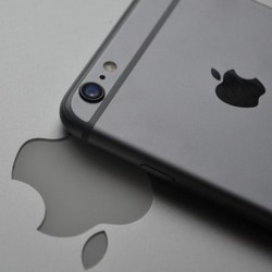 Les ventes d'iPhone en baisse, Apple fait grimper son chiffre d'affaire