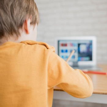 Apple ne veut plus seulement limiter le temps d'écran des enfants, voici sa nouvelle approche Apple ne veut plus seulement limiter le temps d'écran des enfants, voici sa nouvelle approche
