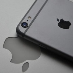 Apple réfléchit pour baisser les prix de ses iPhone suite aux ventes décevantes Apple réfléchit pour baisser les prix de ses iPhone suite aux ventes décevantes