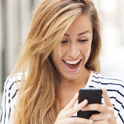 Auchan Telecom propose un forfait 2h d'appels avec des SMS/MMS illimités pour 1.99 € par mois Auchan Telecom baisse le prix de son forfait 2h d'appels