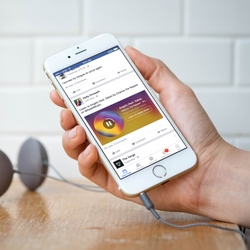 Facebook veut imposer Moments à ses utilisateurs ? Moments de Facebook demande le sacrifice de la synchronisation automatique des photos