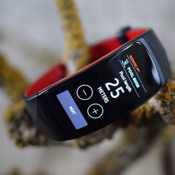 Samsung�: deux nouvelles montres connect�es baptis�es Gear Fit2 Pro et Gear Sport