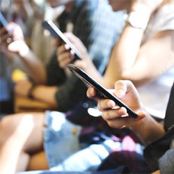Génération Z : quelle est leur consommation en applications mobiles ? La Génération Z contrôle un pouvoir d'achat de 143 milliards de dollars