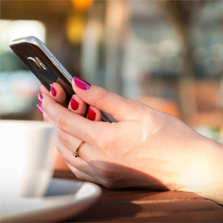 Guerre des prix des forfaits mobiles : les consommateurs en profitent ! Guerre des prix des forfaits mobiles : les consommateurs en profitent !