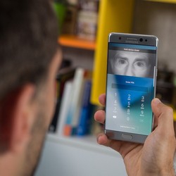 Galaxy S8 : des hackers dmontrent la fragilit du dverrouillage par reconnaissance d'iris