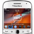 Le BlackBerry Bold 9900 Blanc Pur est désormais commercialisé chez SFR Le BlackBerry Bold 9900 Blanc Pur est désormais commercialisé chez SFR
