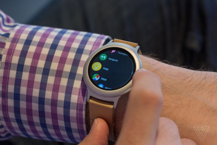 Android Wear 2.0 est enfin sorti, accompagné de deux nouvelles montres connectées