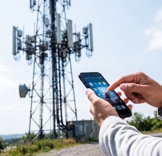 Le réseau mobile français change de visage : la 5G s'étend, la 2G et la 3G déclinent Le réseau mobile français change de visage : la 5G s'étend, la 2G et la 3G déclinent