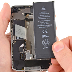 Le SAV d'Apple accepte désormais de réparer les iPhone équipés d'une batterie non officielle