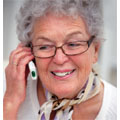 Les seniors utilisent davantage leur tlphone mobile