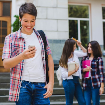 Les smartphones bientôt interdits dans les lycées : ce qui va changer dès la rentrée Les smartphones bientôt interdits dans les lycées : ce qui va changer dès la rentrée