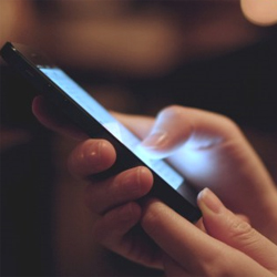 Les smartphones et tablettes diminuent le temps de sommeil 