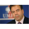 Luc Chatel veut bloquer la facturation de l'Internet mobile Luc Chatel veut bloquer la facturation de l'Internet mobile