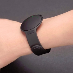 Misfit Shine 2, un traqueur d'activité qui peut aussi servir de télécommande Misfit Shine 2 ; le nouveau traqueur d'activité qui peut être utilisé comme télécommande