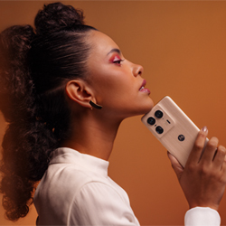 Motorola présente ses nouveaux modèles Edge 50 : une montée en gamme ambitieuse Motorola présente sa nouvelle gamme Edge 50 : une montée en gamme ambitieuse