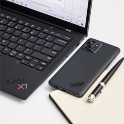 Motorola ThinkPhone, un smartphone inspir des PC Lenovo ThinkPad