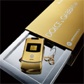 NTT DoCoMo commercialise le M702iS DOLCE & GABBANA