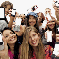 Quelle type de relation entretiennent les ados avec leurs smartphones ? Quelle type de relation entretiennent les ados avec leurs smartphones ?