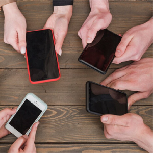 Smartphones, écrans, données : les grandes tendances du numérique en 2024 Smartphones, écrans, données : les grandes tendances du numérique en 2024