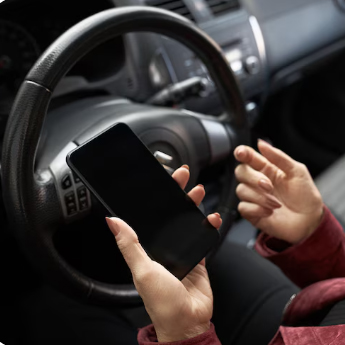 Smartphones en voiture : une simple notification peut doubler votre risque d'accident Smartphones en voiture : une simple notification peut doubler votre risque d'accident