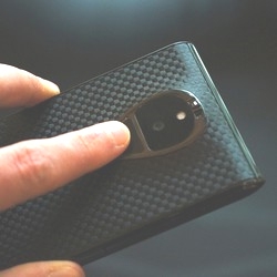 Solarin, le smartphone scuris  16 000 $ de Sirin Labs