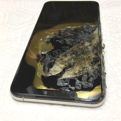 Un iPhone XS Max prend feu et explose 